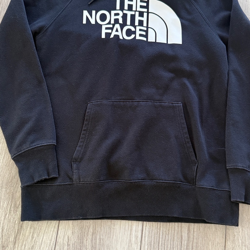 The North Face Women’s Evolution Half Dome Hoodie sweatshirt medium - Picture 3 of 7